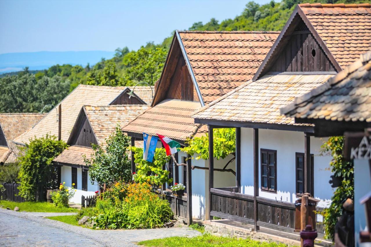 Lankas Vendeghaz - Holloko Villa Buitenkant foto