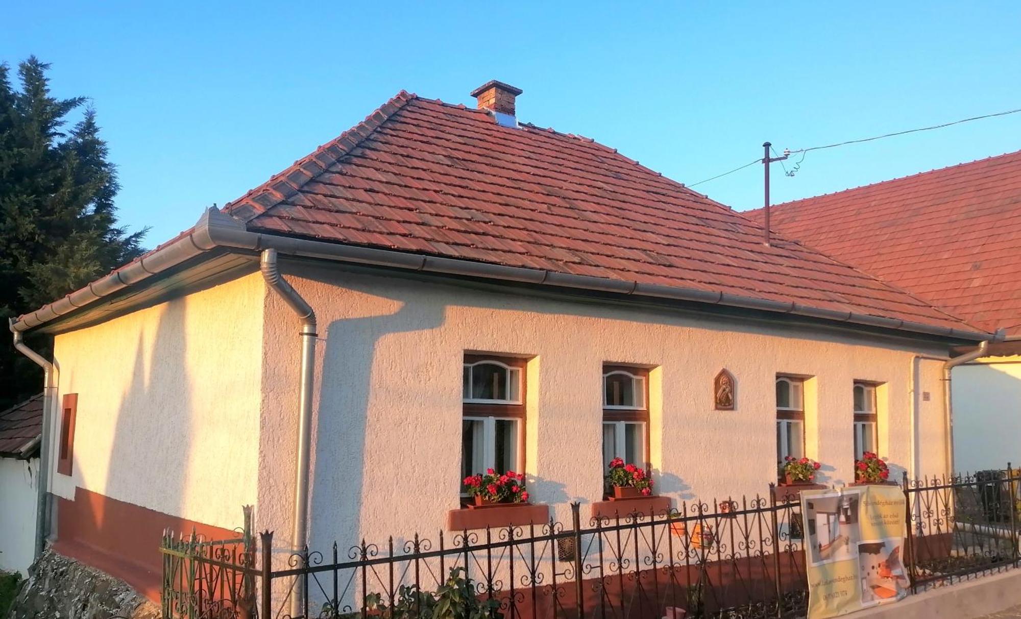 Lankas Vendeghaz - Holloko Villa Buitenkant foto